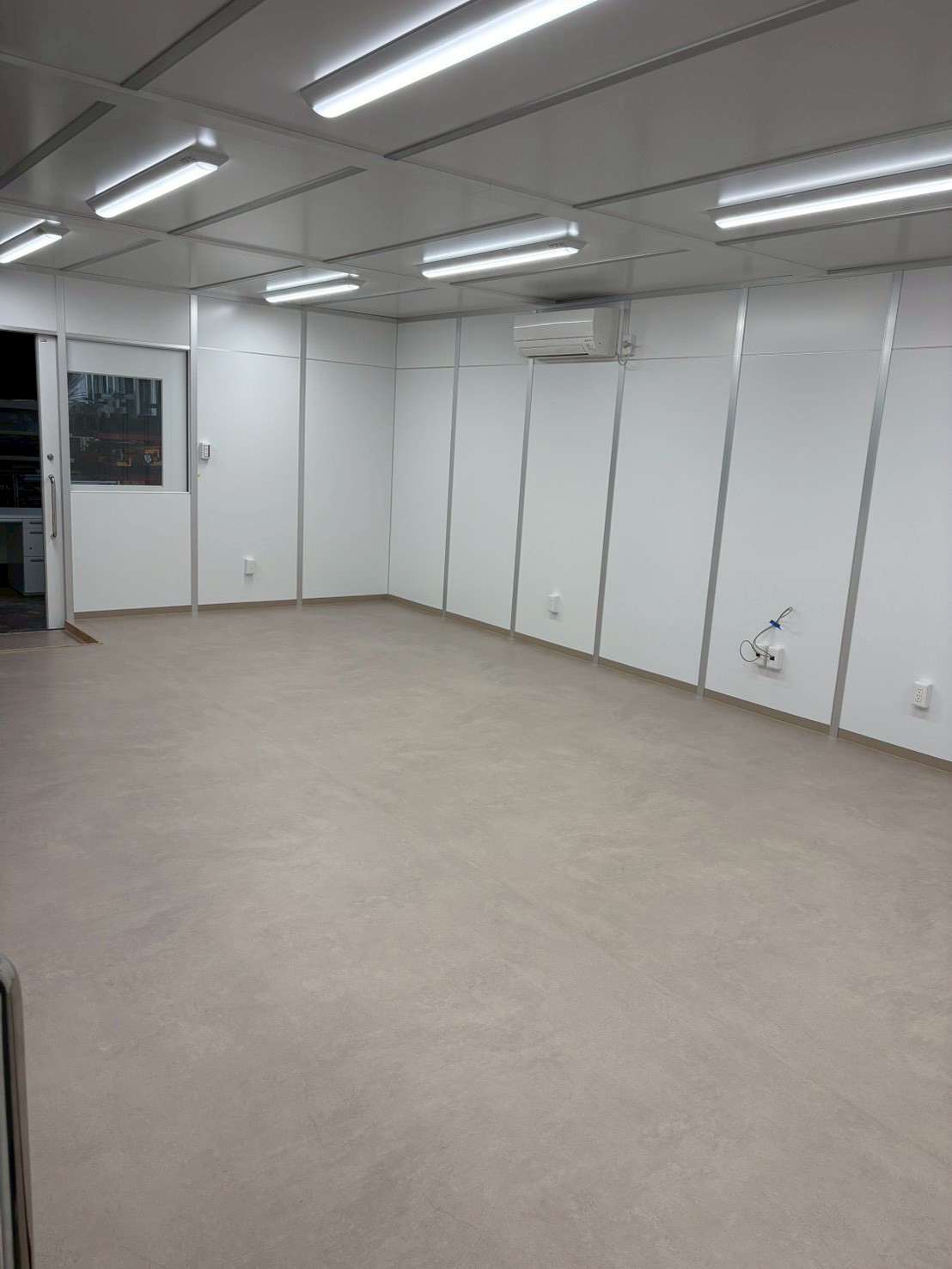 H産業（株）様　クッションフロア施工